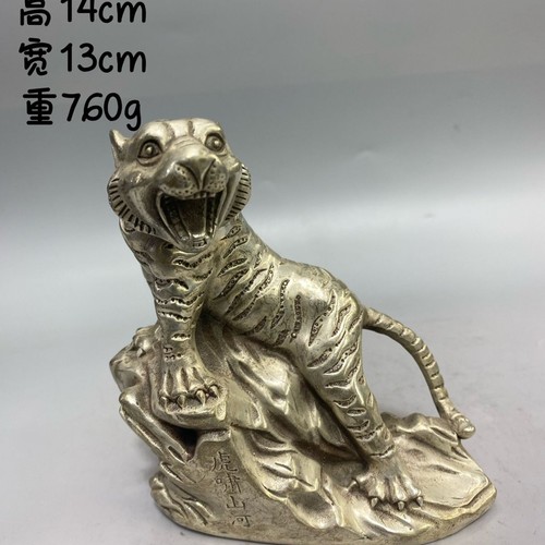Scultura statua tigre animale