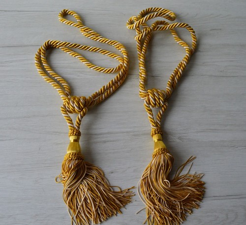Coppia embrasse per tende - per,
