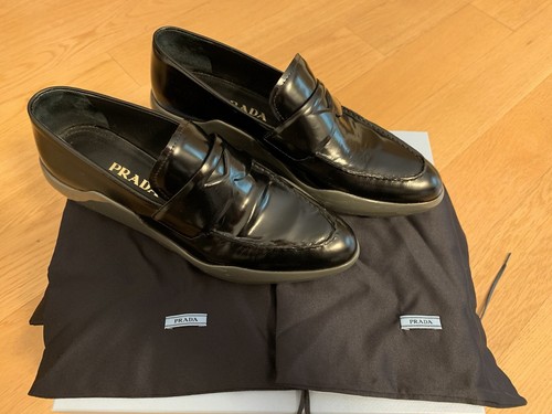 Prada pointy brushed - , leather