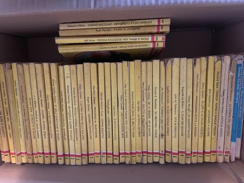Stock giallo mondadori - stock, il