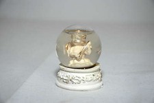 Palla sfera di vetro neve acqua per ornamento collezione angelo mandoloncello