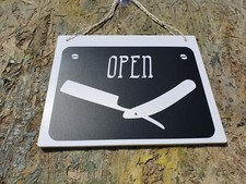 Insegna porta aperta e chiusa