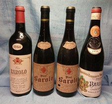 4 vecchie bottiglie di vino