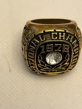 (1) Anello calcio college