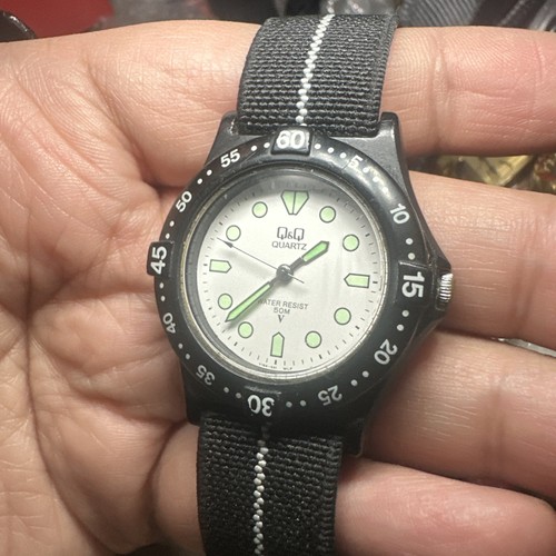 Orologio unisex by - q&q,