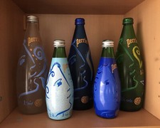 PERRIER ACQUA MINERALE- 5 BOTTIGLIE VUOTE CON DISEGNI - EDIZIONE LIMITATA