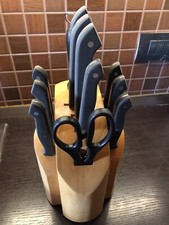 Set Coltelli con Ceppo, 12