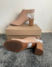 BNB Clarks Sand Nubuck Deva