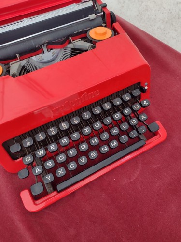 Typewriter macchina - typewriter,