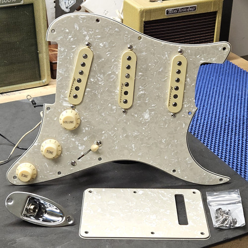 Fender stratocaster - fender,
