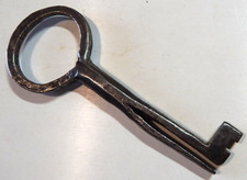 RARA CHIAVE FORGIATA MASCHIA, CON TAGLIO DI GUIDA DA PORTONE RUSTICO XIII-XV°sec