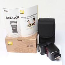 Flash Nikon Speedlight SB-600 confezione originale + descrizione, custodia n.683