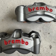 Aprilia RSV4 Tuono 1100 Brembo
