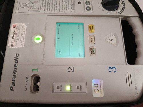 Defibrillatore semiautomatico - defibrillatore,