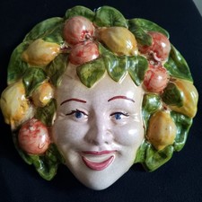 Maschera Siciliana in terracotta dipinta. Prodotto artigianale