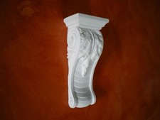 MENSOLA IN GESSO H.31 - L.13 - P.9 cm.   KB 010 CAPITELLO ARREDO INTERNO