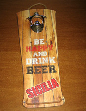 Apribottiglie Sicilia da parete muro a forma di bicchiere di birra in legno