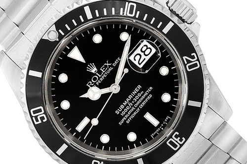 Rolex 40mm submariner date - rolex,
