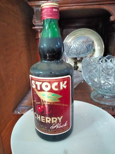 Stock cherry brandy anni - cherry,
