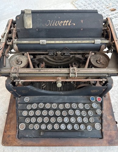Maccina scrivere olivetti - da,