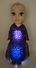 Disney Elsa Lights Sounds Frozen 2 13" bambola canzoni e citazioni Jakks Pacific 