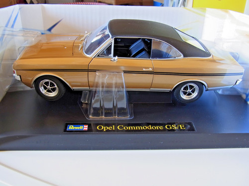 Opel commodore gold - gold, met