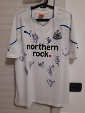 MAGLIA CALCIO NEWCASTLE UNITED 2010/2011 AUTOGRAFATA DAI CALCIATORI PUMA SHIRT