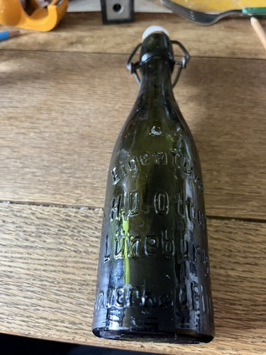 Vecchia bottiglia birra tappo
