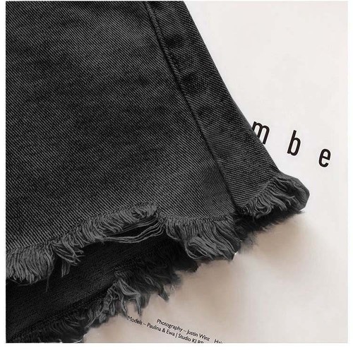 Pantaloncini jeans strappati
