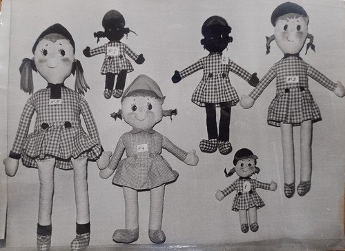 Vintage toy shop - shop, bambole