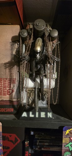 Statua xenomorfo diorama