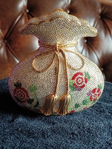 Presenting judith leiber - judith's,