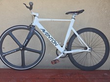 White Aventon Mataro