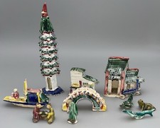 Antico villaggio cinese in miniatura set dipinto a mano Shiwan ceramica figure case