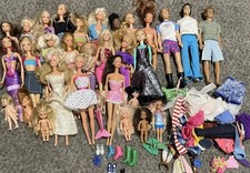 Enorme lotto di bambole Barbie