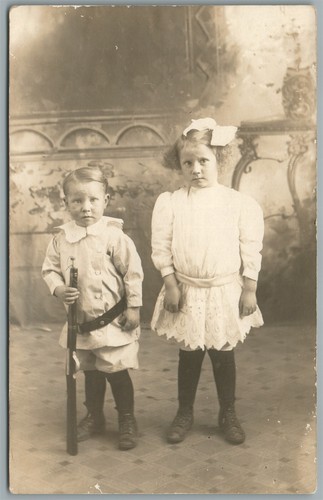 Bambini con fucile - bambini, giocattolo