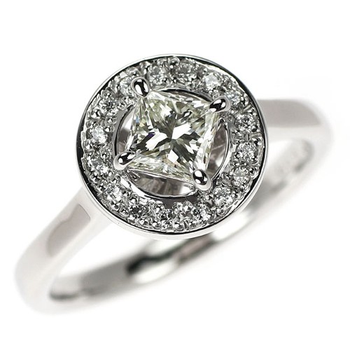 Anello con diamanti taglio