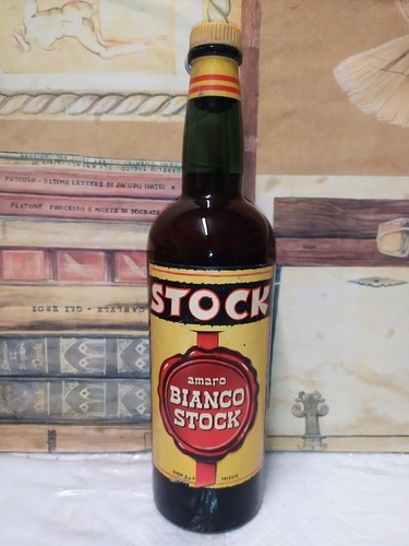 Amaro bianco stock - amaro,