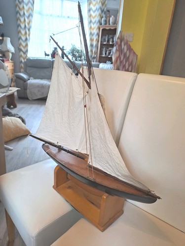 Vintage british pond yacht - pond,