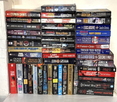 Lot paperback thriller - of;,