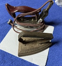 Ferri da stiro antichi da