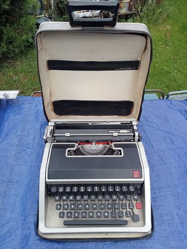 Olivetti lettera typewriter - lettera,