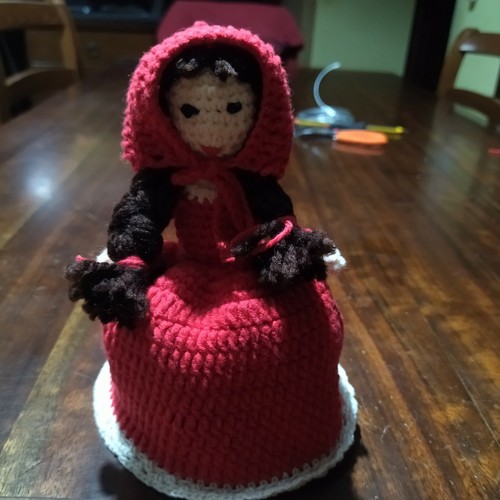 Bambola amigurumi cappuccetto