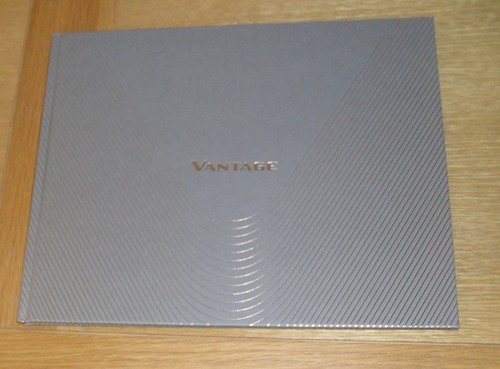 Brochure rigida aston martin - rigida,