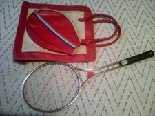 UNA BORSA DA ' TENNIS ' VINTAGE + UNA RACCHETTA DA TENNIS.. .. VINTAGE !!!!!