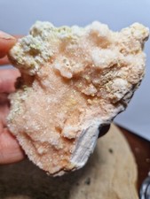 Minerale zolfo cristalli su - zolfo,