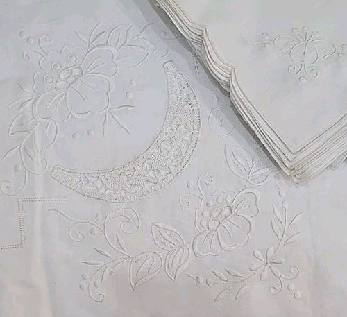 New white linen embroidery - white,