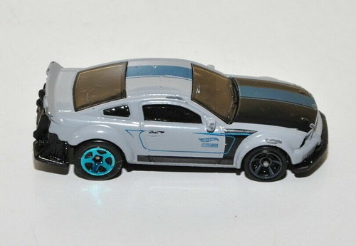 Modello hot wheels ford - wheels,