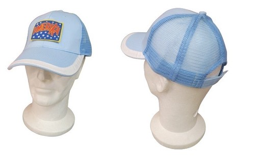 Cappello celeste con visiera - celeste,