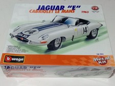 KIT BURAGO 1/18 - JAGUAR